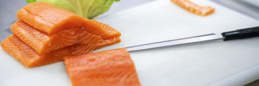 Delicious-salmon-tartare-recipe-with-EVOO